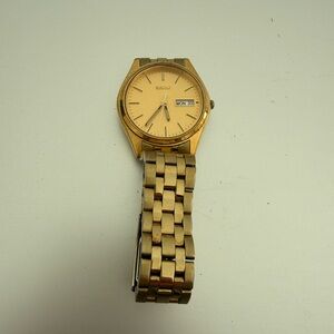 Vintage Seiko Analog Wristwatch Gold Day/Date Water-Resistant Base Metal